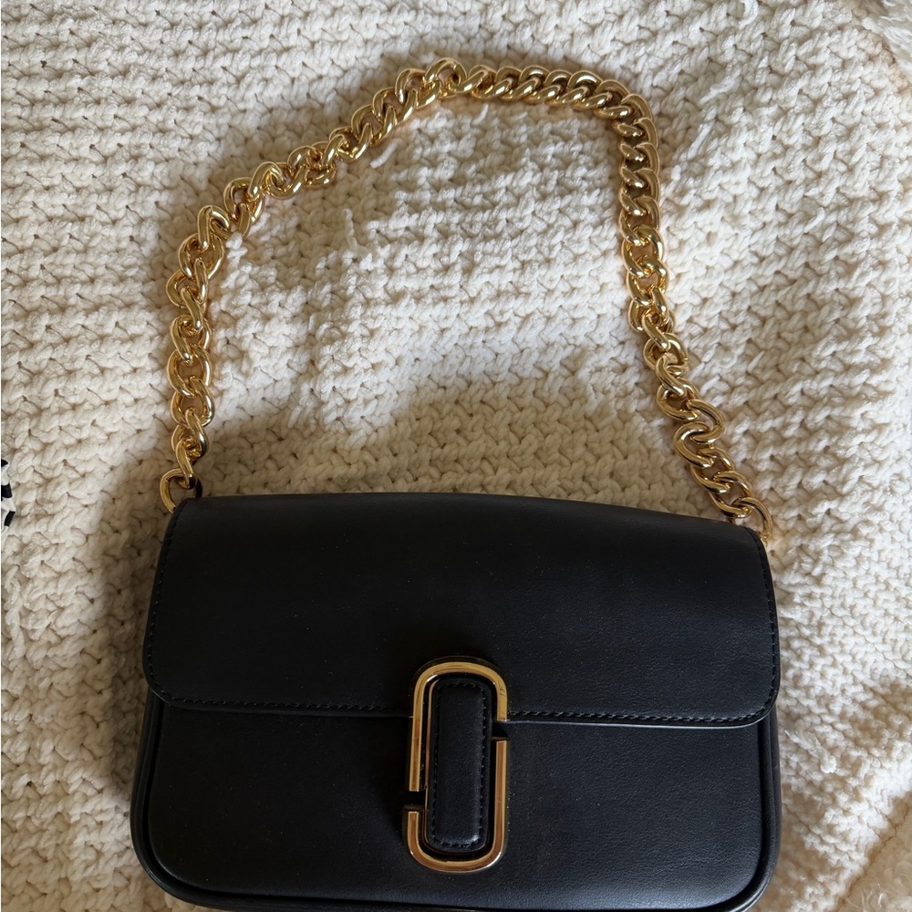 Marc Jacobs Black Leather Crossbody with Gold Chain and Ivory Branded Strap - Picture 2 of 6